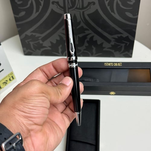 قلم اسود ربيرتو كافالي