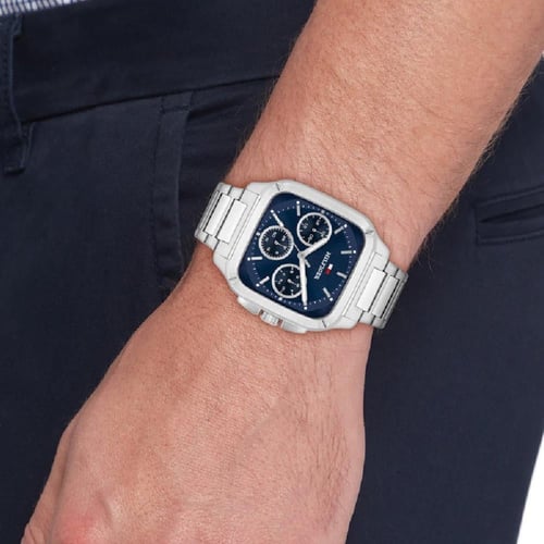 ساعة تومي هيلفيغر