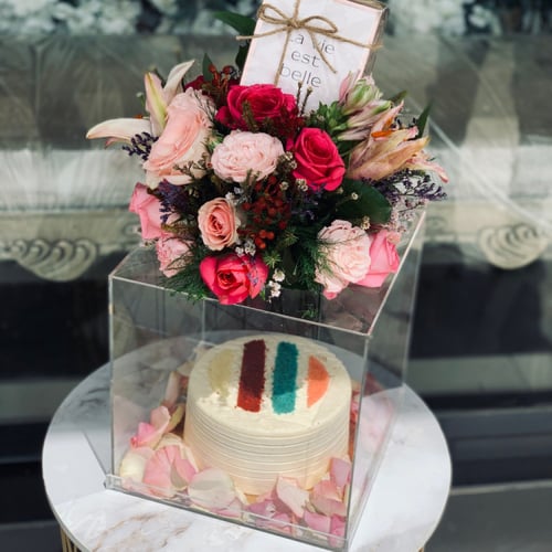 بوكس اكريليك بالورد والكيك