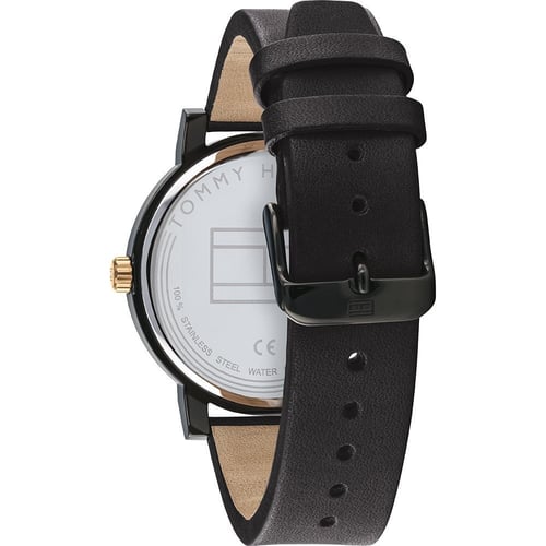 ساعة تومي هيلفيغر