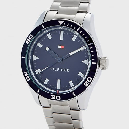 ساعة تومي هيلفيغر