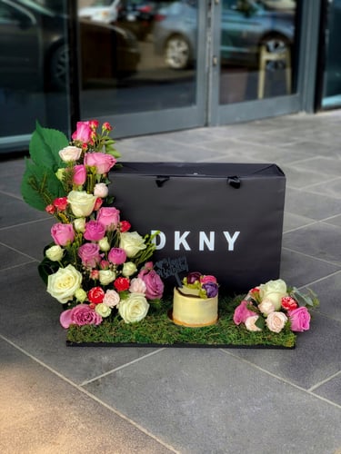 تنسيق لكيس الماركة على لوح خشبي