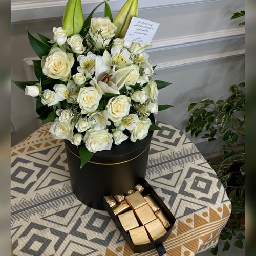 صندوق ورد دائري - مع شوكلاتة