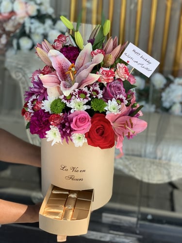 صندوق ورد دائري - مع شوكلاتة