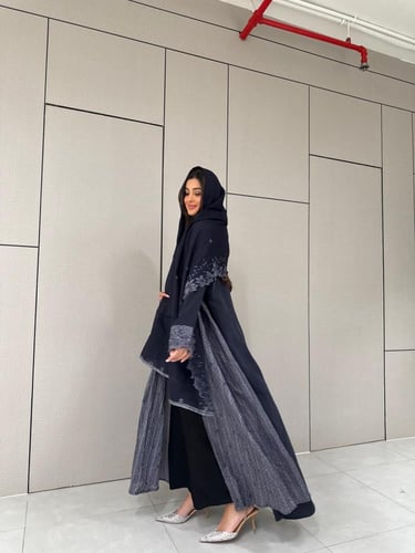 اللون المعروض بالصور غير متوفر ( اسود فقط )Q310