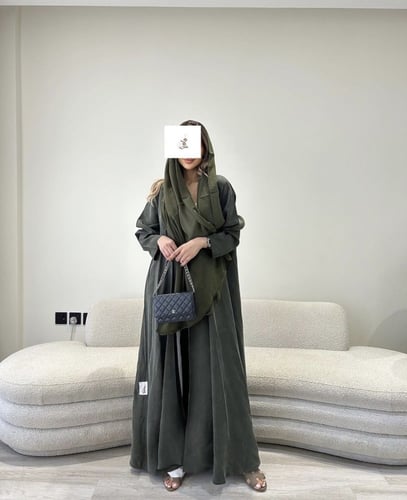 متوفر الاسود و الرمادي Q225