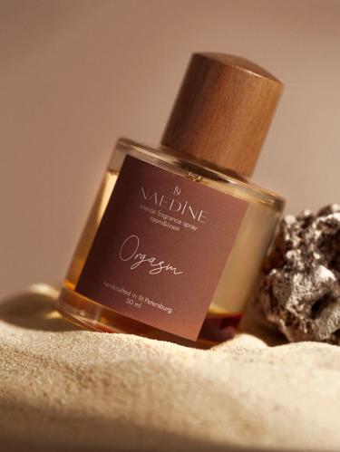 ستيكر عبوات العطور