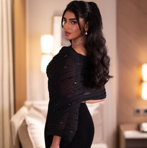 فستان اسود ملكي