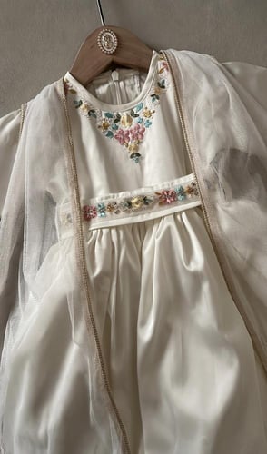 فستان بناتي أنيق