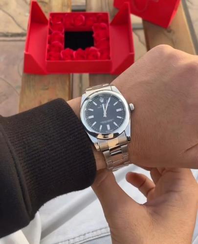 ساعة اويستر بلاك دايل