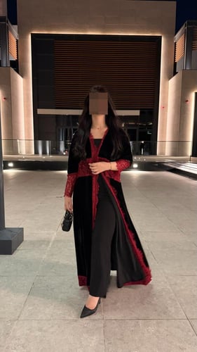 عباية دانتيل الفاتنه