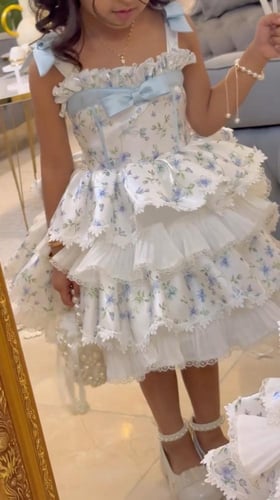 فستان العيد بتصميم أنيق