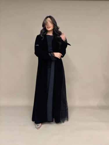 عباية مخمل كوري+دانتيل فرنسي