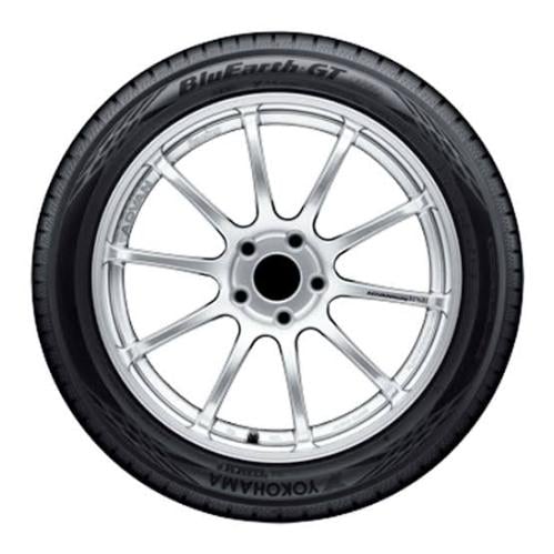 يوكوهاما 215/55R17
