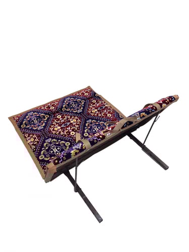 تكاية نفر ونص أندلسي ملون