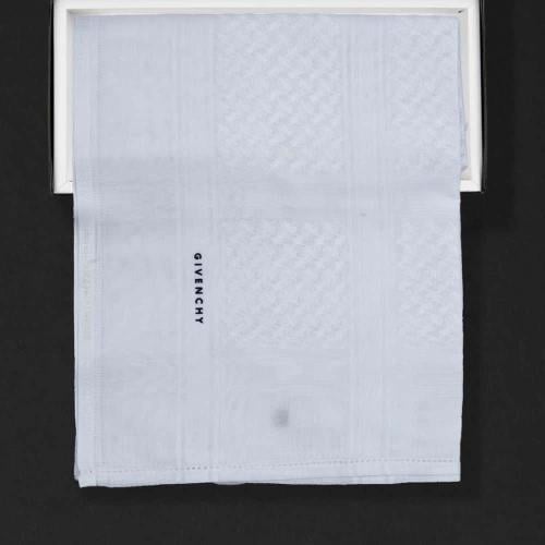 شماغ جيفنشي ابيض كلاسيك