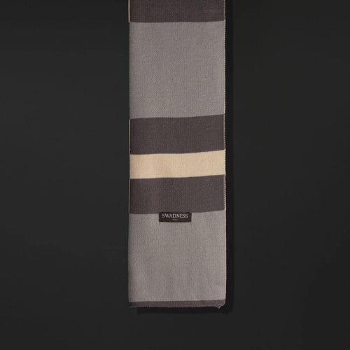 وشاح رجالي بنمط مربعات سوادنس SXJ