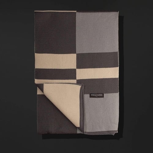 وشاح رجالي بنمط مربعات سوادنس SXJ