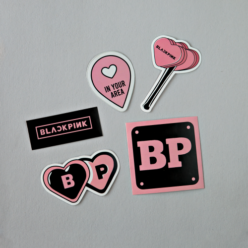 5 ملصقات لفرقة بلاك بينك