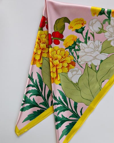 وشاح ازهار القطيفة والفل وبراعم القهوة