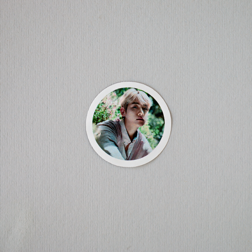 ملصق لفرقة EXO