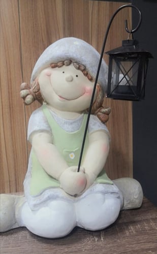 فتاة الحديقة