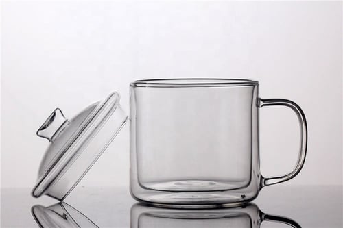 كوب زجاجي بغطاء