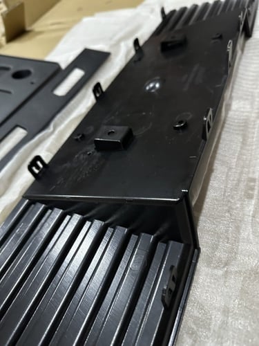 قاعد لوحه خلفيه واماميه موستنق 13-14