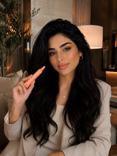 قلوس شفايف باللون المشمشي الجذاب والأنيق