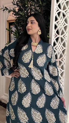 دراعه لون اخضر مطرزة بخيوط القصب الذهبية على شكل ا...