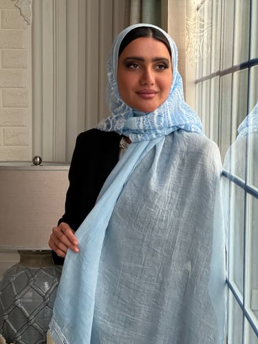 طرحة بيبي بلو لينن خفيفه وباردة مطرزة بالخيوط رقم