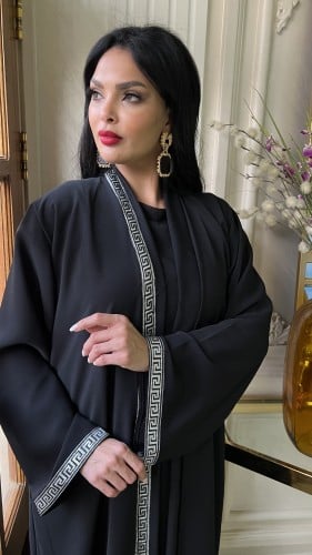عباية سوداء بطرف فضي قطعتين