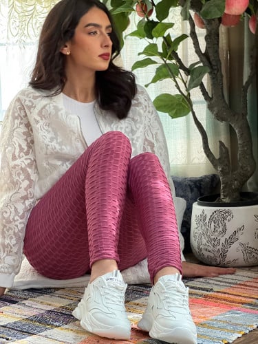 حذاء رياضي ابيض مرتفع عملي ومريح رقم 10