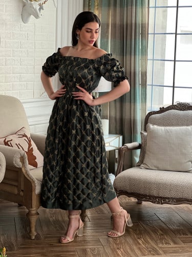 فستان زيتي طويل تفته عالية الجودة مطرز بخيوط القصب...