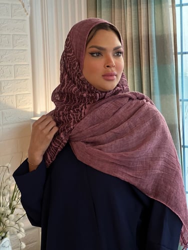 طرحة وردي غامق لينن خفيفه وباردة مطرزة بالخيوط رقم