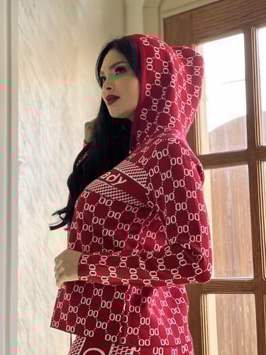 طقم بنطلون وبلوزه احمر وابيض شتوي بخامة ممتازة جدا...