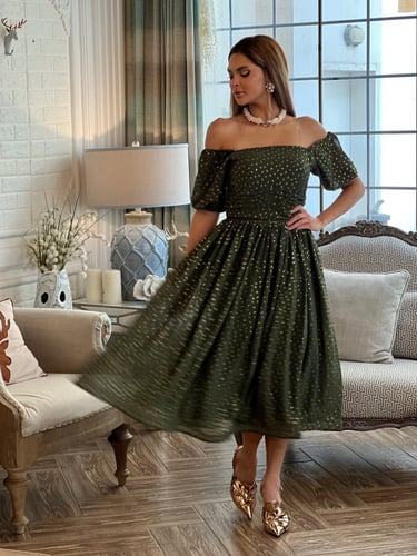 فستان زيتي شيفون مبطن عالي الجودة مطرزة بخيوط القص...