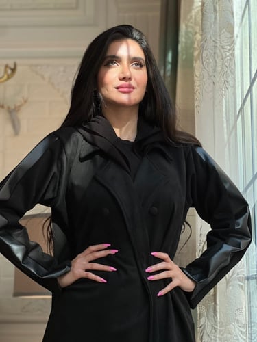 عباية شاموا مرد مزينه بالجلد الاسود من الأكمام