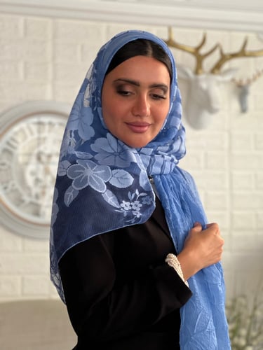 طرحة ازرق بحري لينن خفيفه وباردة مطرزة بالخيوط رقم...