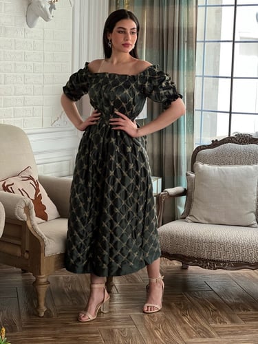 فستان زيتي طويل تفته عالية الجودة مطرز بخيوط القصب...