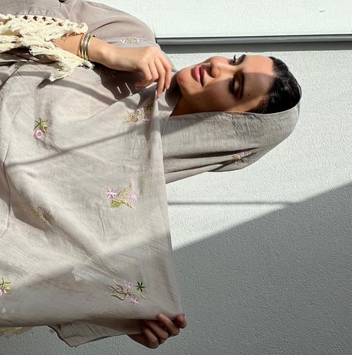 طرحه لينن مطرزة