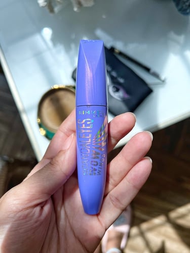 حقيبة مع مسكرة وكحله من ريميل