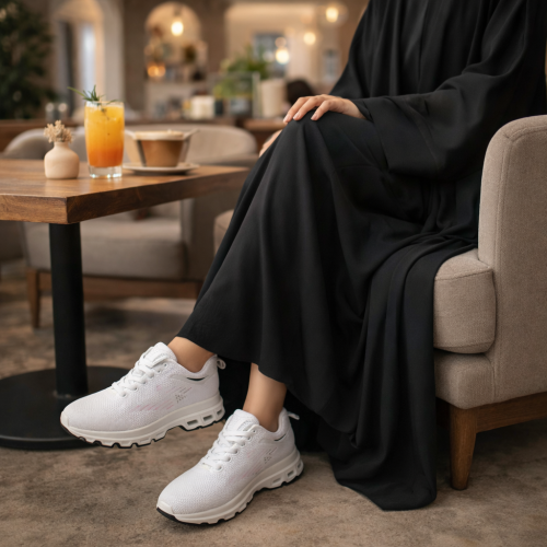 حذاء رياضي ابيض أنيق ومريح وعملي وخفيف