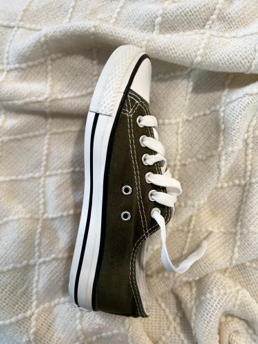 حذاء زيتي انيق ومرتب وجودته ممتازه مناسب للعمل وال...