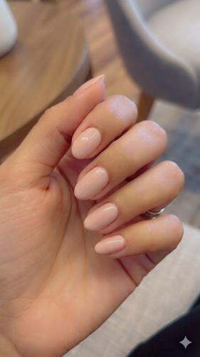 مناكير لون وردي فاتح جداً رقم 58