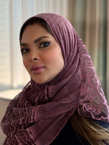 طرحة وردي غامق لينن خفيفه وباردة مطرزة بالخيوط رقم