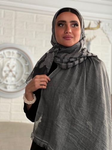 طرحة رصاصي لينن خفيفه وباردة مطرزة بالخيوط رقم 15