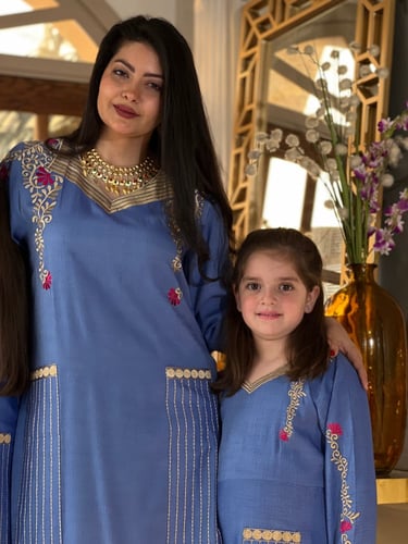 دراعه الأم وبنتها زرقاء رقم 55