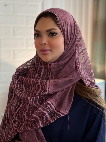 طرحة وردي غامق لينن خفيفه وباردة مطرزة بالخيوط رقم