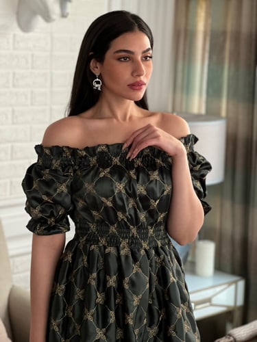 فستان زيتي طويل تفته عالية الجودة مطرز بخيوط القصب...